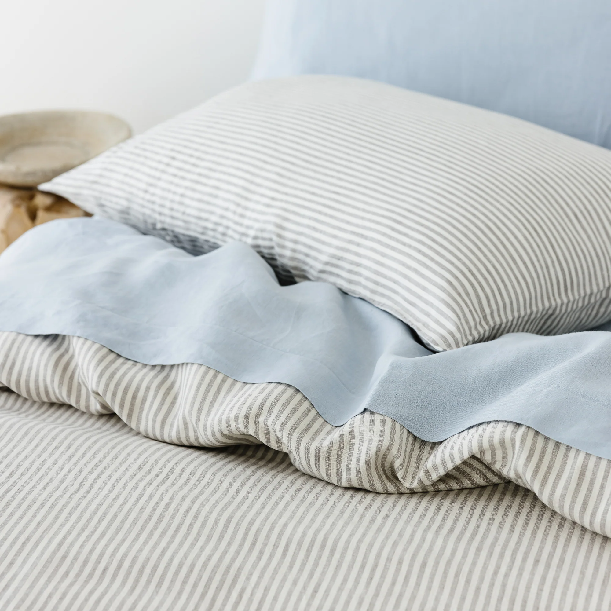 Grey Stripes Linen Duvet - Image 4