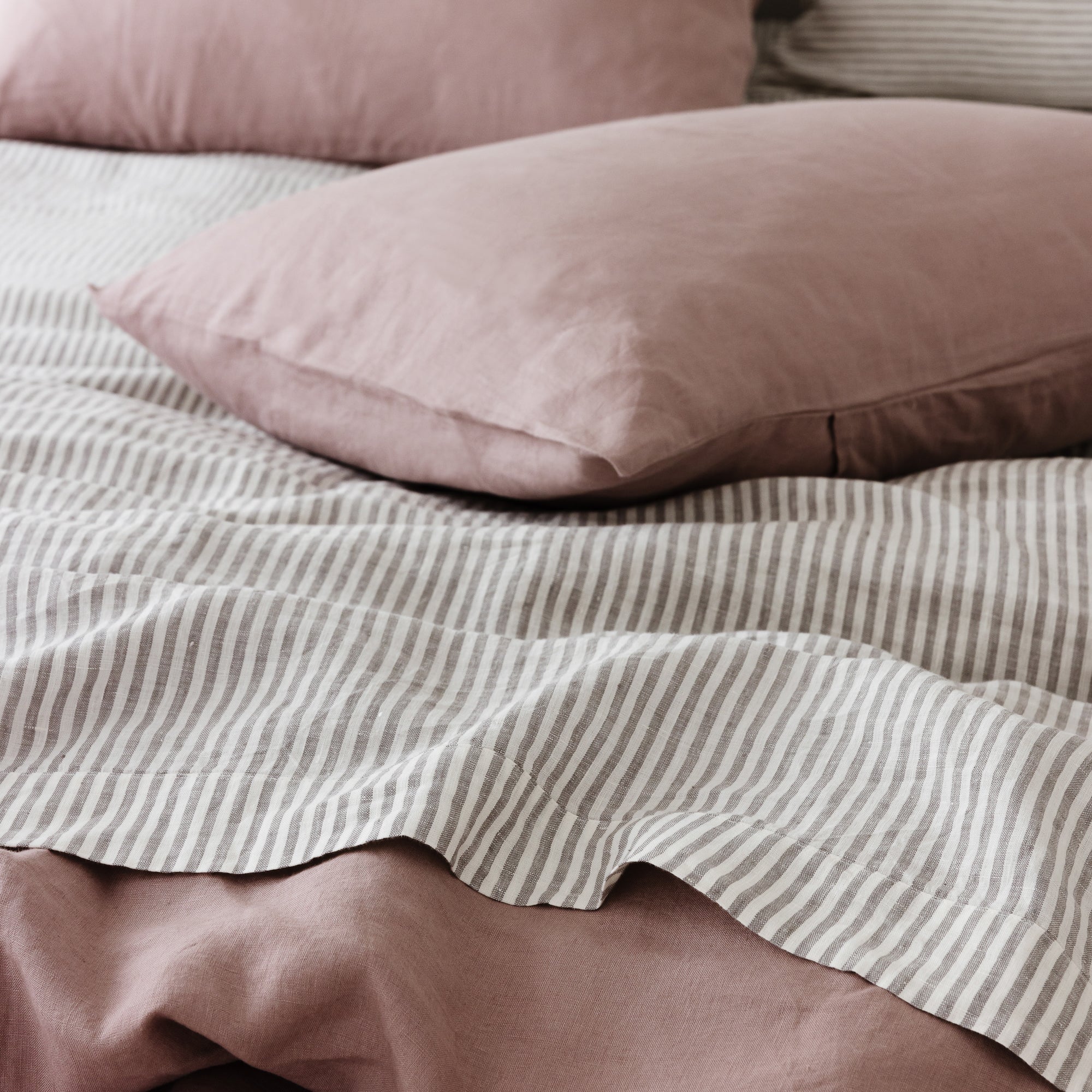 Grey Stripes Linen Sheets Set - Image 28