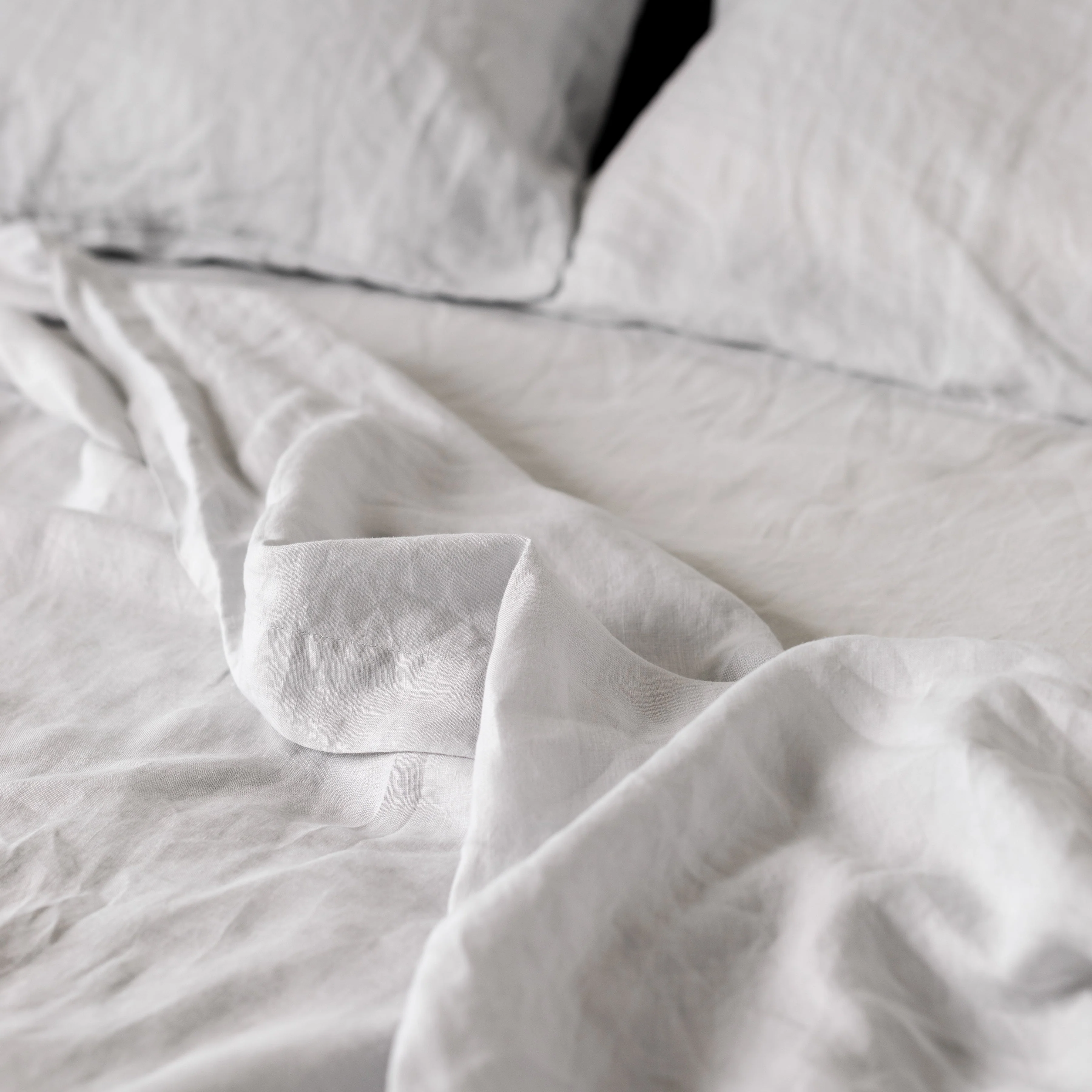 Light Grey Linen Sheets Set - Image 4
