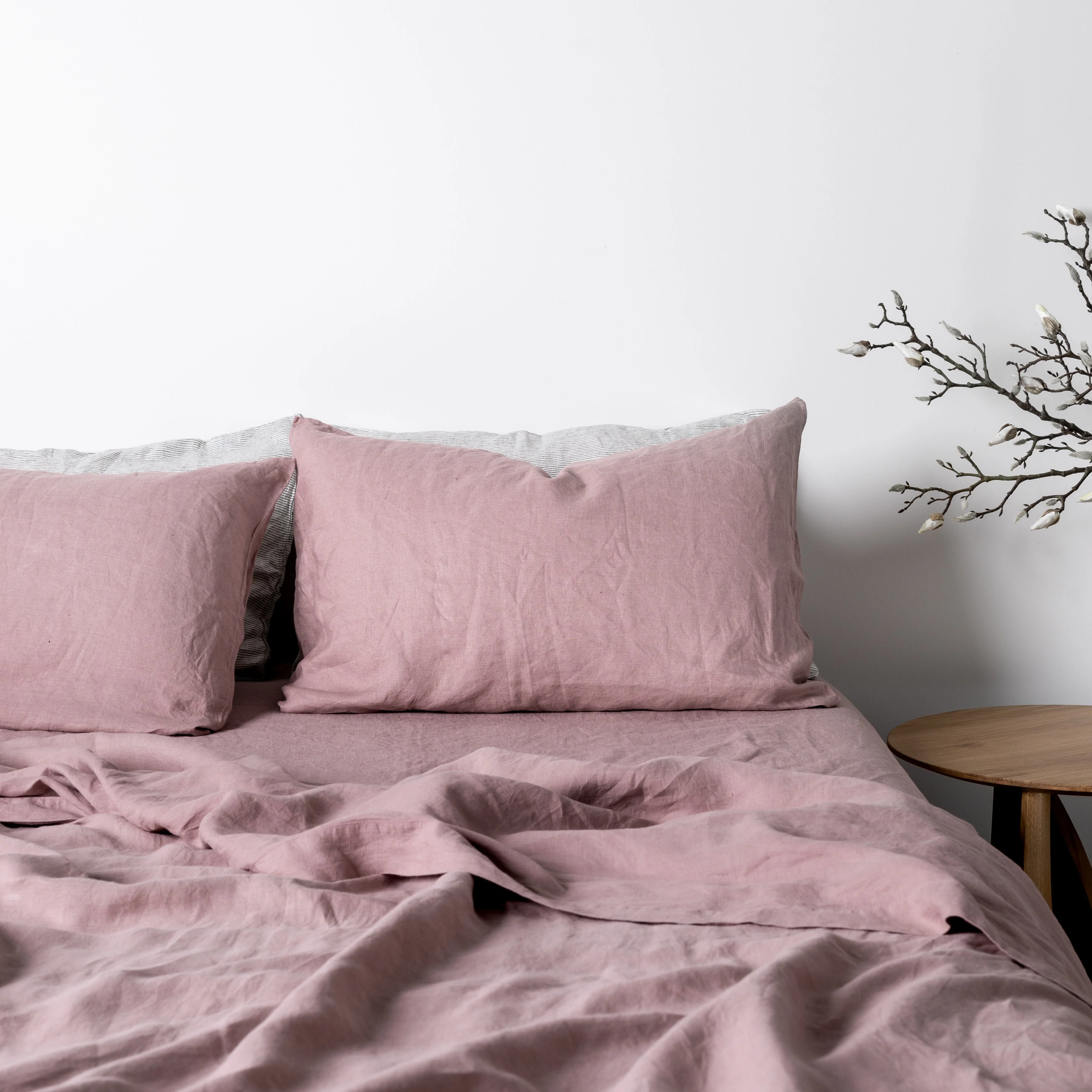 Rosewood Pink Linen Fitted Sheet - Image 3